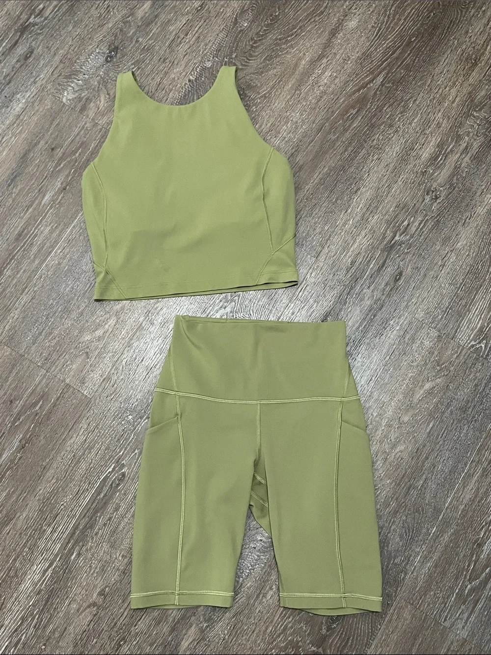 EUC Lululemon Matching Align Bronze Green Set. Size 4